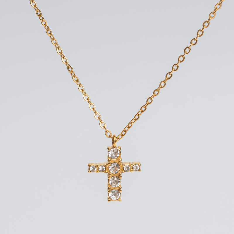 Collar de acero inoxidable dorado con zirconias