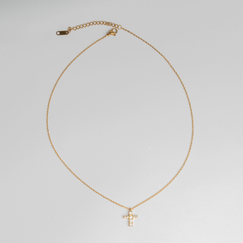 Collar de acero inoxidable dorado con zirconias