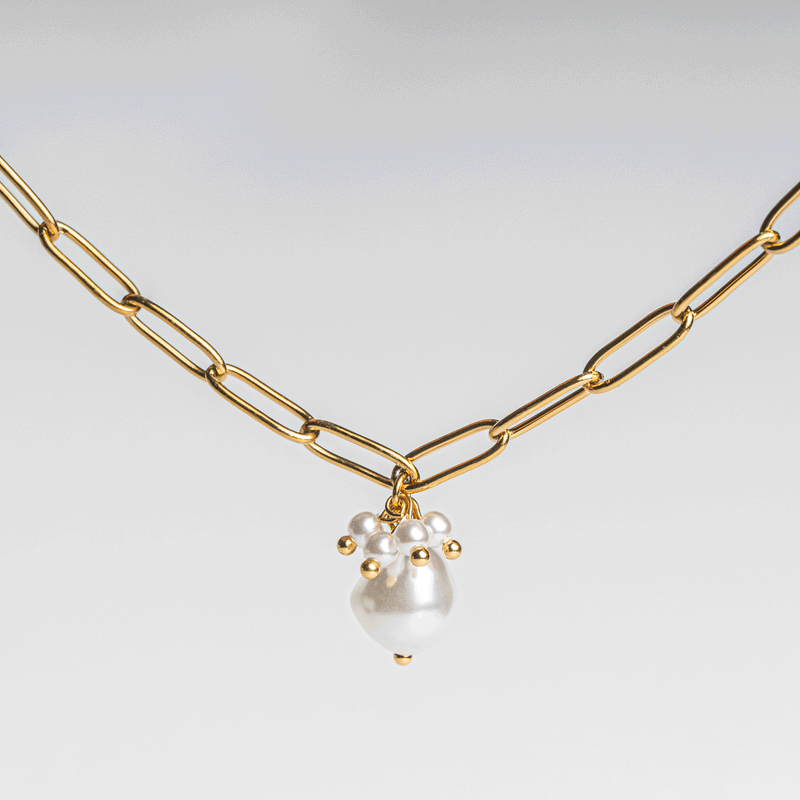 Multi-pearl necklace