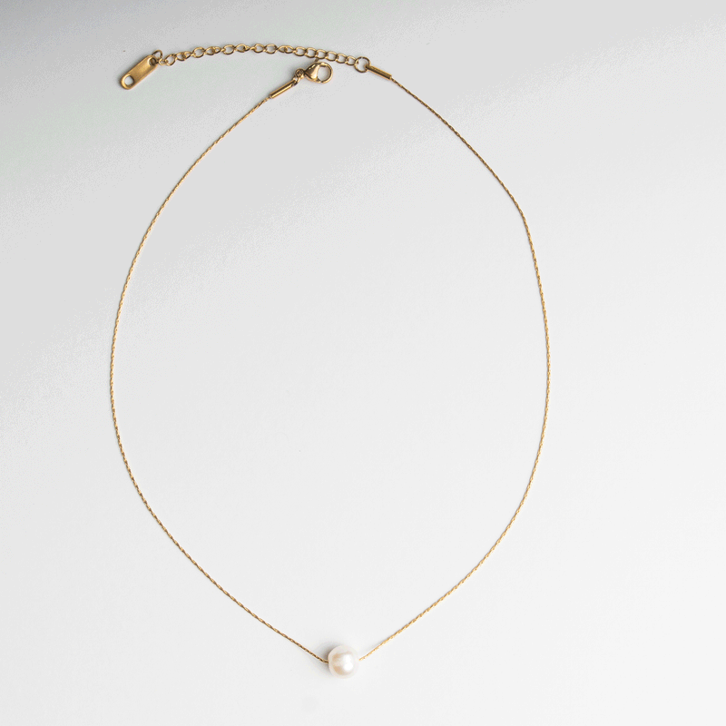 Classy Pearl Necklace