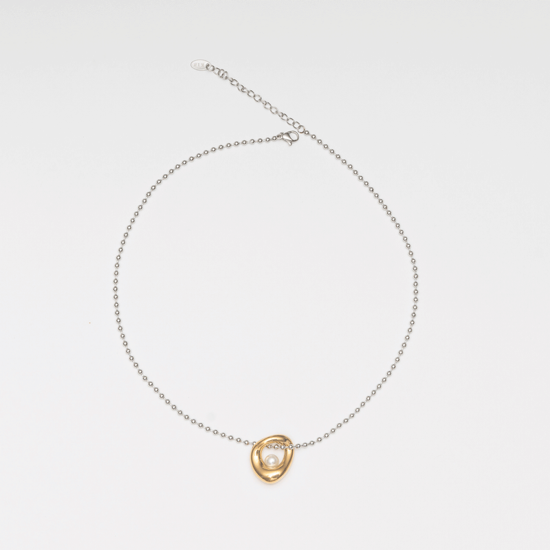 Serene Pearl Necklace