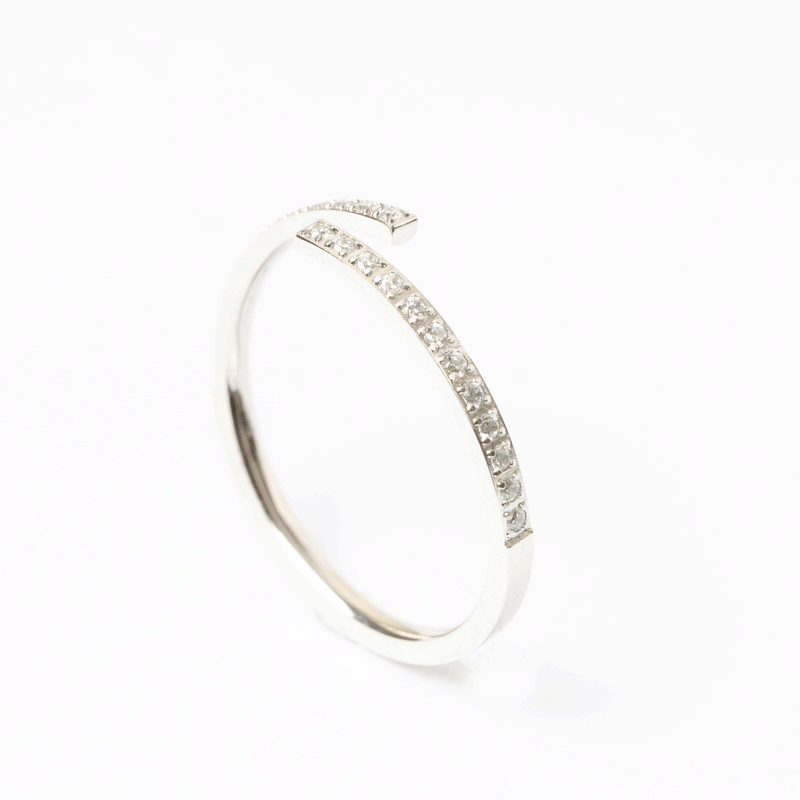 Anillo de acero inoxidable con zirconias