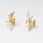 No hay nada mejor que darle un toque a tu look con ls Kristall Studs.  Esta pieza es discreta pero lo suficientemente elegante para usar en cualquier tipo de evento. Recomendamos los Kristall studs tanto para un evento de día o de noche. 