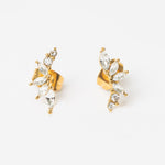No hay nada mejor que darle un toque a tu look con ls Kristall Studs.  Esta pieza es discreta pero lo suficientemente elegante para usar en cualquier tipo de evento. Recomendamos los Kristall studs tanto para un evento de día o de noche. 