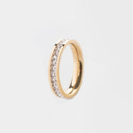 anillo dorado con zirconias
