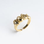 Anillo de plata en color dorado con zirconias tornasol en color dorado