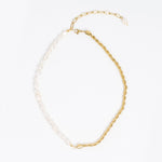 collar de perlas con cadena de acero inoxidable dorada