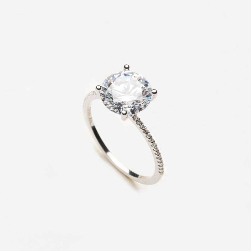 Anillo de Plata con Zirconias