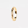 anillo dorado con zirconias