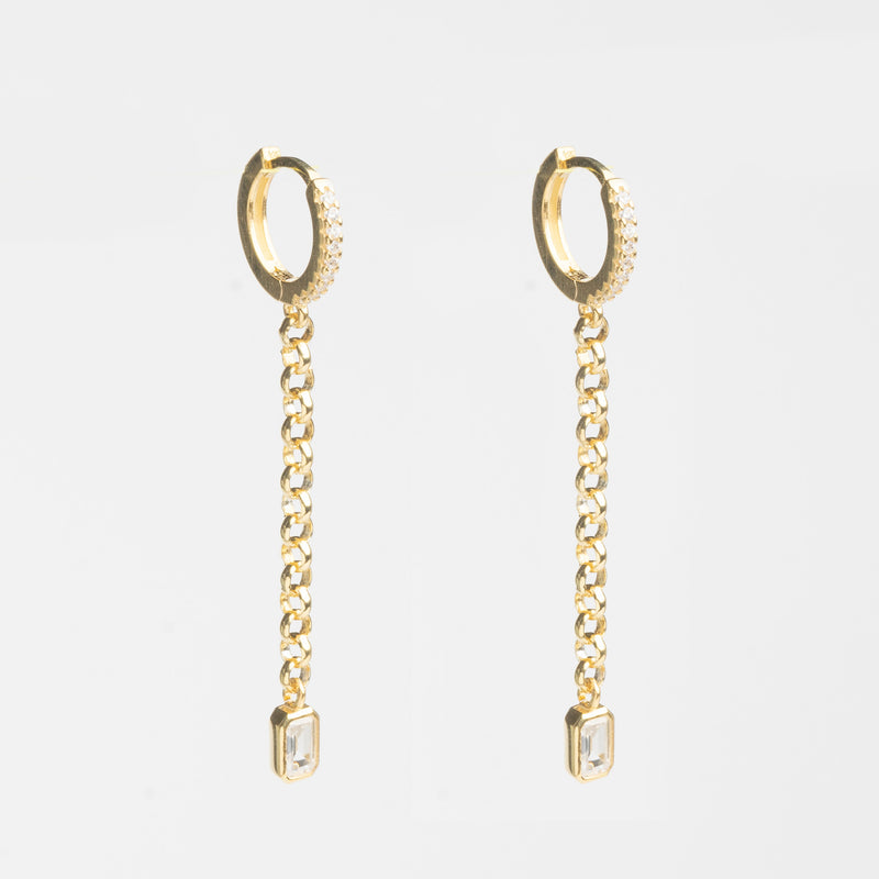 Aretes dorados con cadena