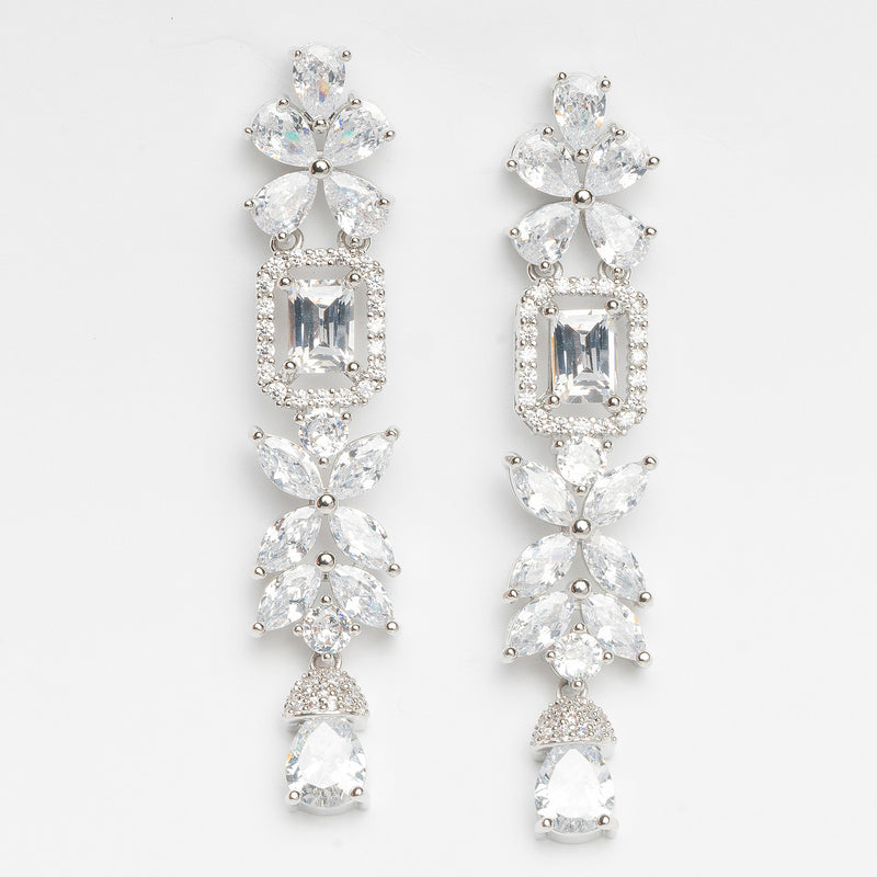 aretes largos de novia para bodas. Color Plateado con cristales de Zirconias