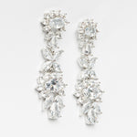 aretes largos en color plateado con cristales de zirconias